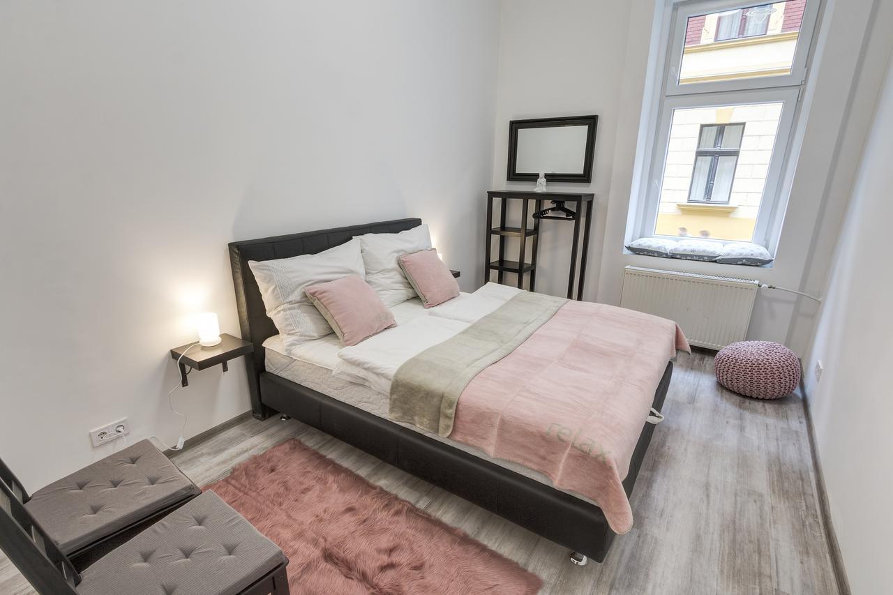 Apartment Palace