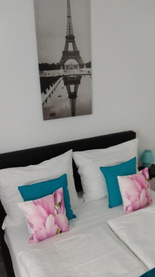 Apartment Palace